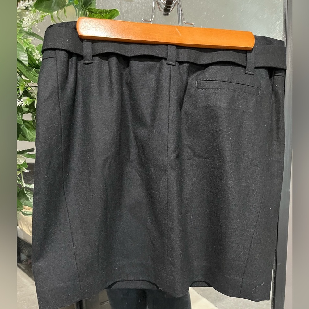 Banana Republic 97% wool mini skirt - Picture 3 of 5